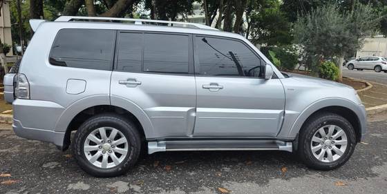 MITSUBISHI PAJERO 2.5 HD 4X4 8V TURBO INTERCOOLER DIESEL 4P MANUAL MITSUBISHI PAJERO 2.5 HD 4X4 8V TURBO INTERCOOLER DIESEL 4P MANUAL